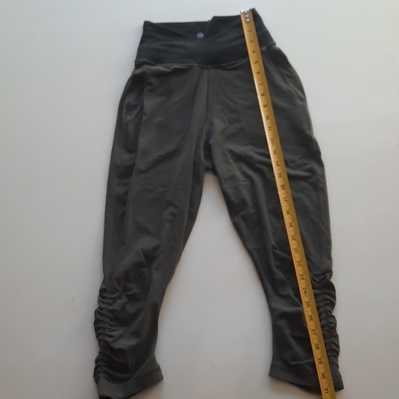 Lululemon 2 Sunset Salutation Crop Fatigue green - Picture 14 of 14